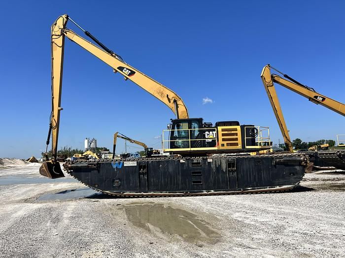 2018 Caterpillar 326FL Equipment Image0