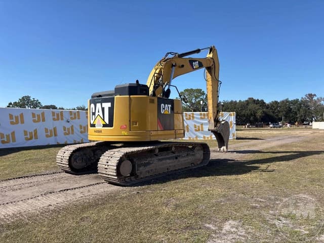 Image of Caterpillar 335FLCR equipment image 4