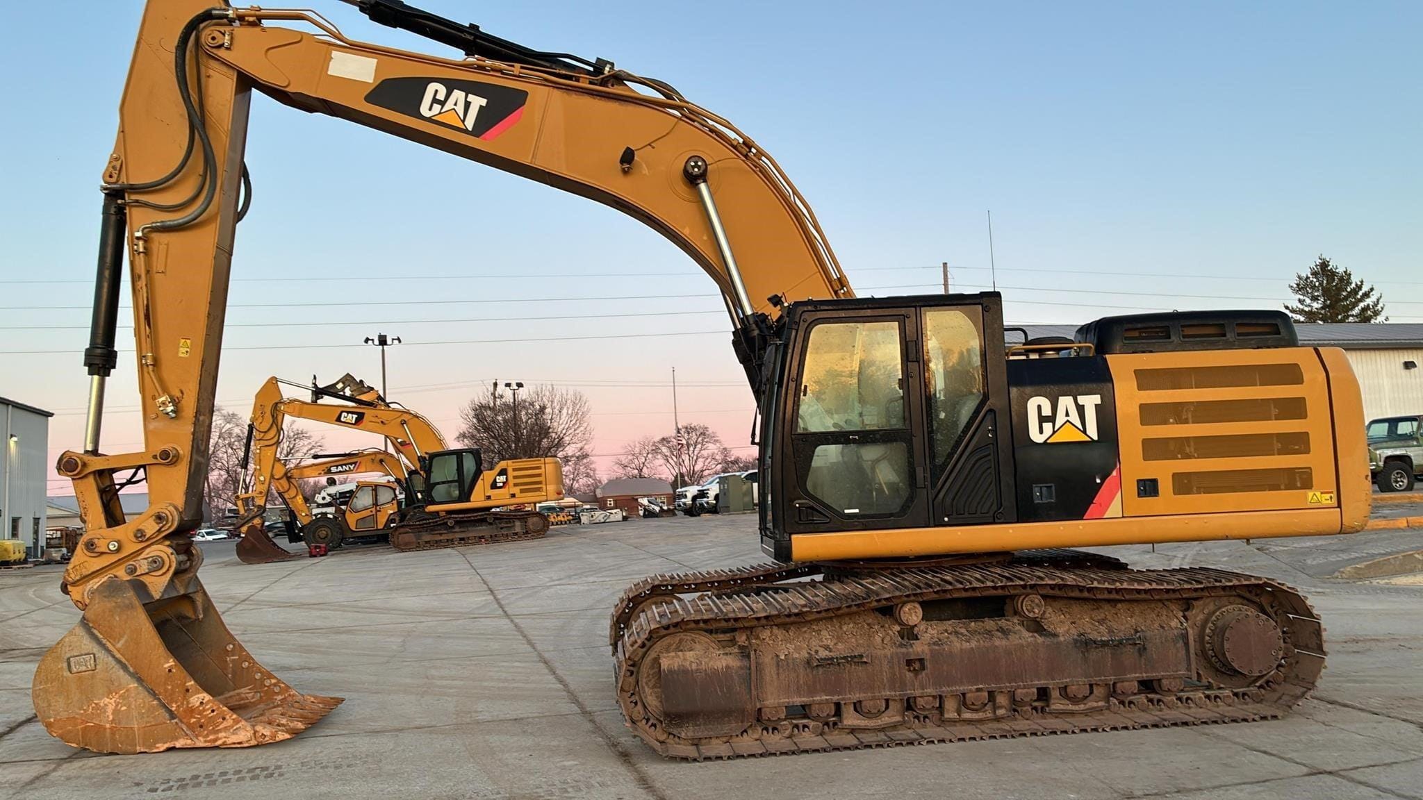 2018 Caterpillar 336FL Equipment Image0