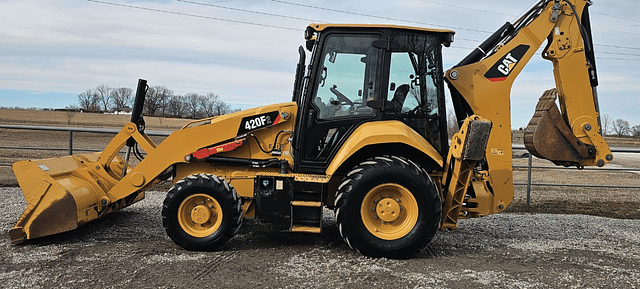 Image of Caterpillar 420F2 equipment image 2