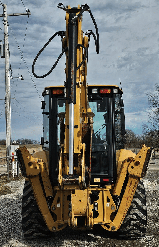 Image of Caterpillar 420F2 equipment image 3