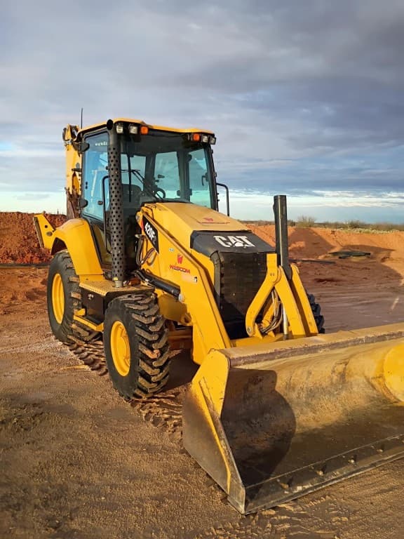 Image of Caterpillar 420F2 equipment image 2