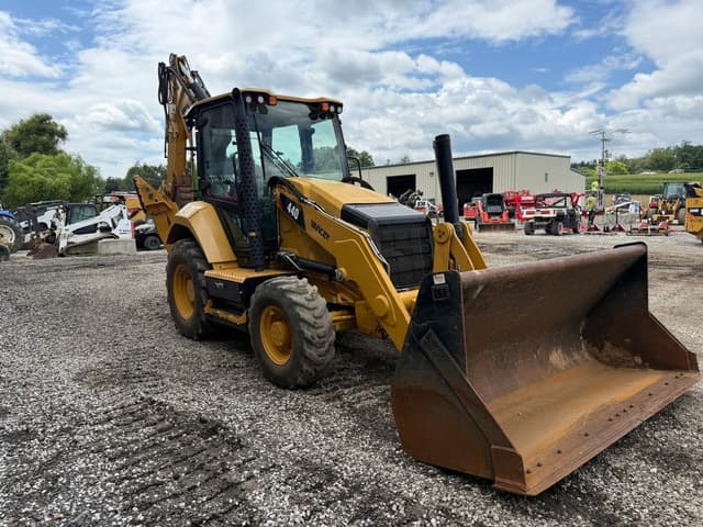 Image of Caterpillar 440 equipment image 4