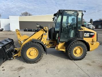 Main image Caterpillar 906M