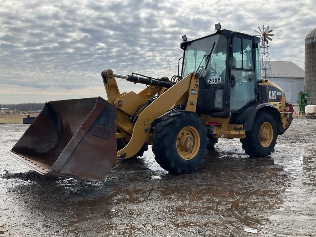 Main image Caterpillar 906M