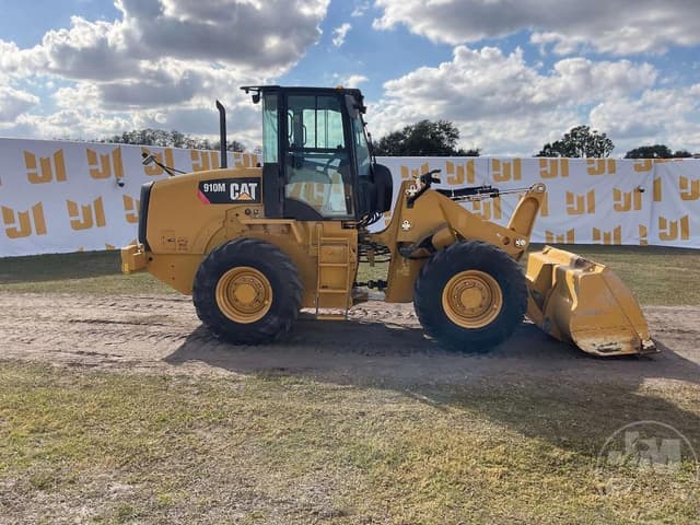 Image of Caterpillar 910M equipment image 3
