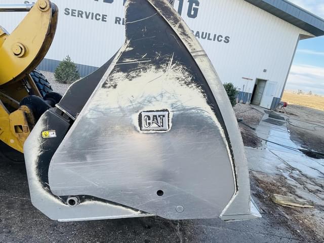 Image of Caterpillar 938M equipment image 2