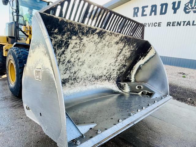 Image of Caterpillar 938M equipment image 3