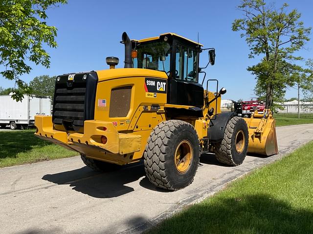 Image of Caterpillar 938M equipment image 4