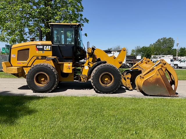 Image of Caterpillar 938M equipment image 3