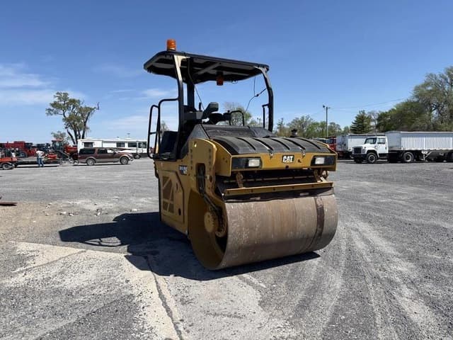 Image of Caterpillar CB10 equipment image 2