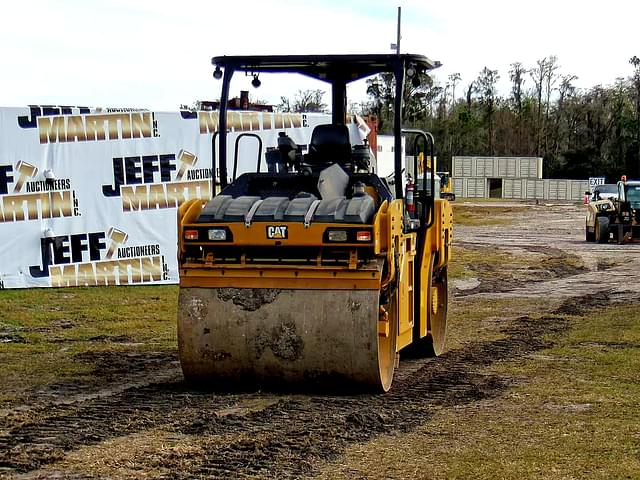 Image of Caterpillar CB10 equipment image 1