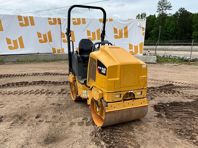 Image of Caterpillar CB14B equipment image 2