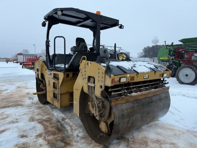 Image of Caterpillar CB64B equipment image 2