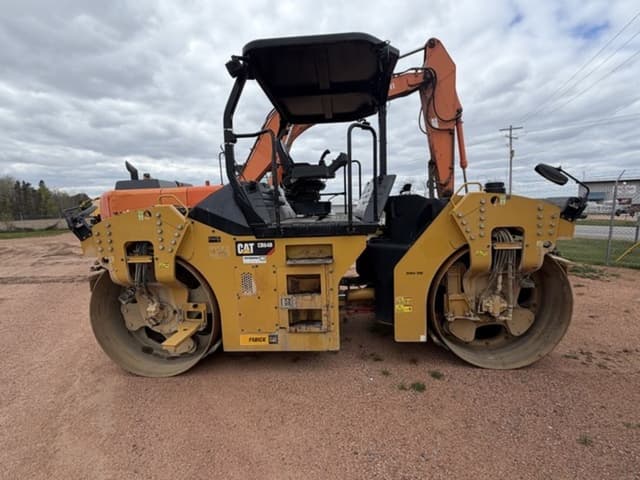 Image of Caterpillar CB64B equipment image 3