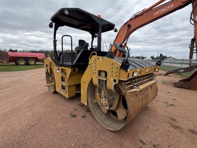 Image of Caterpillar CB64B equipment image 2