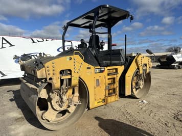 Main image Caterpillar CB64B