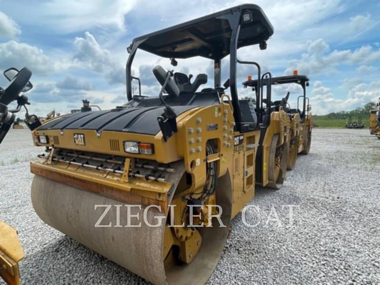 2018 Caterpillar CB-68B Equipment Image0