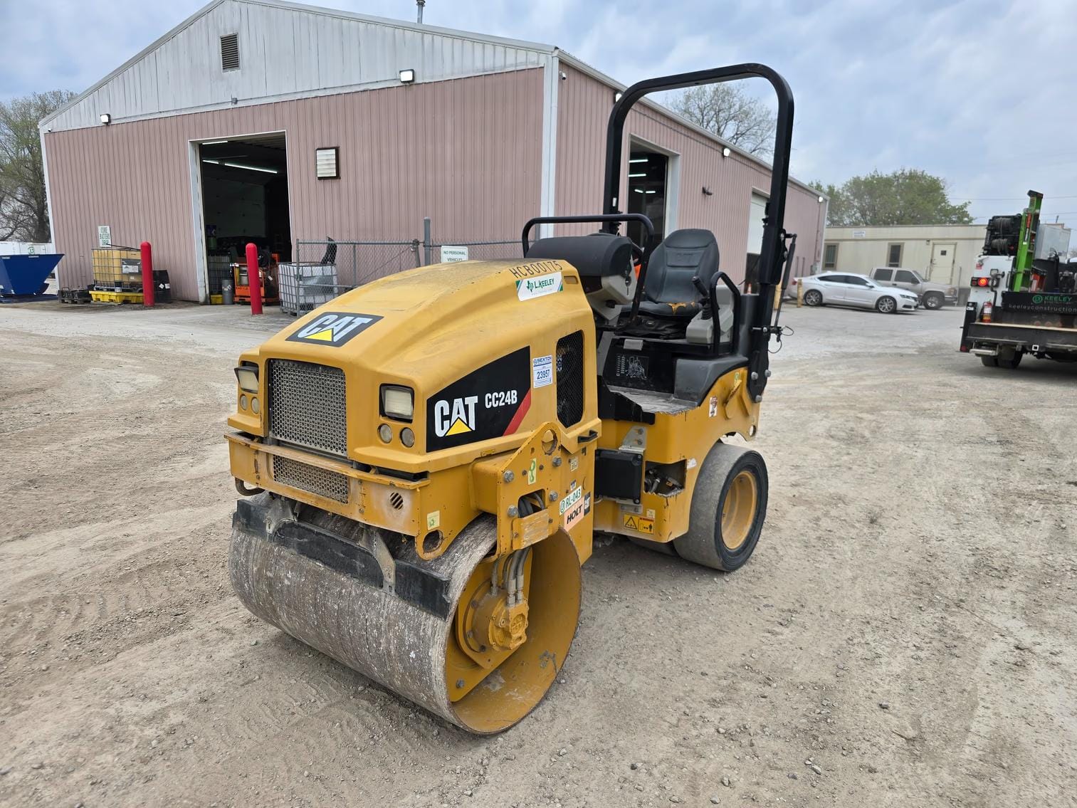 2018 Caterpillar CC24B Equipment Image0