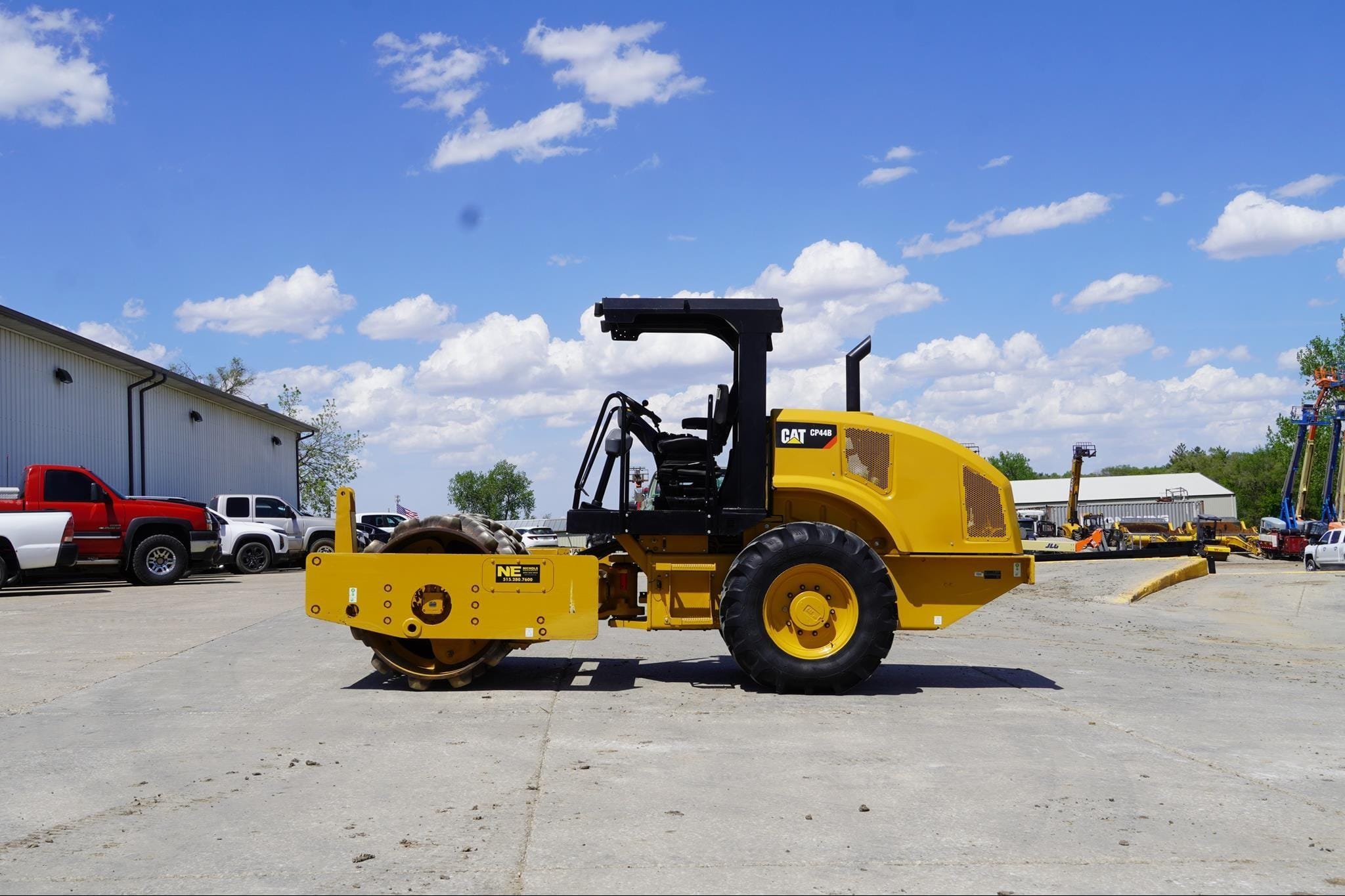 2018 Caterpillar CP44B Equipment Image0