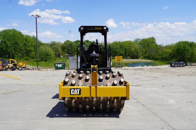 Image of Caterpillar CP44B equipment image 2
