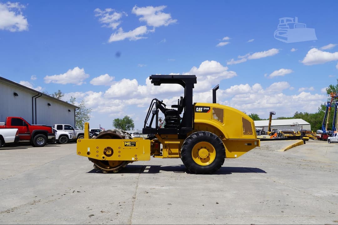 Image of Caterpillar CP44B Primary image