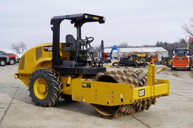 Image of Caterpillar CP44B equipment image 4