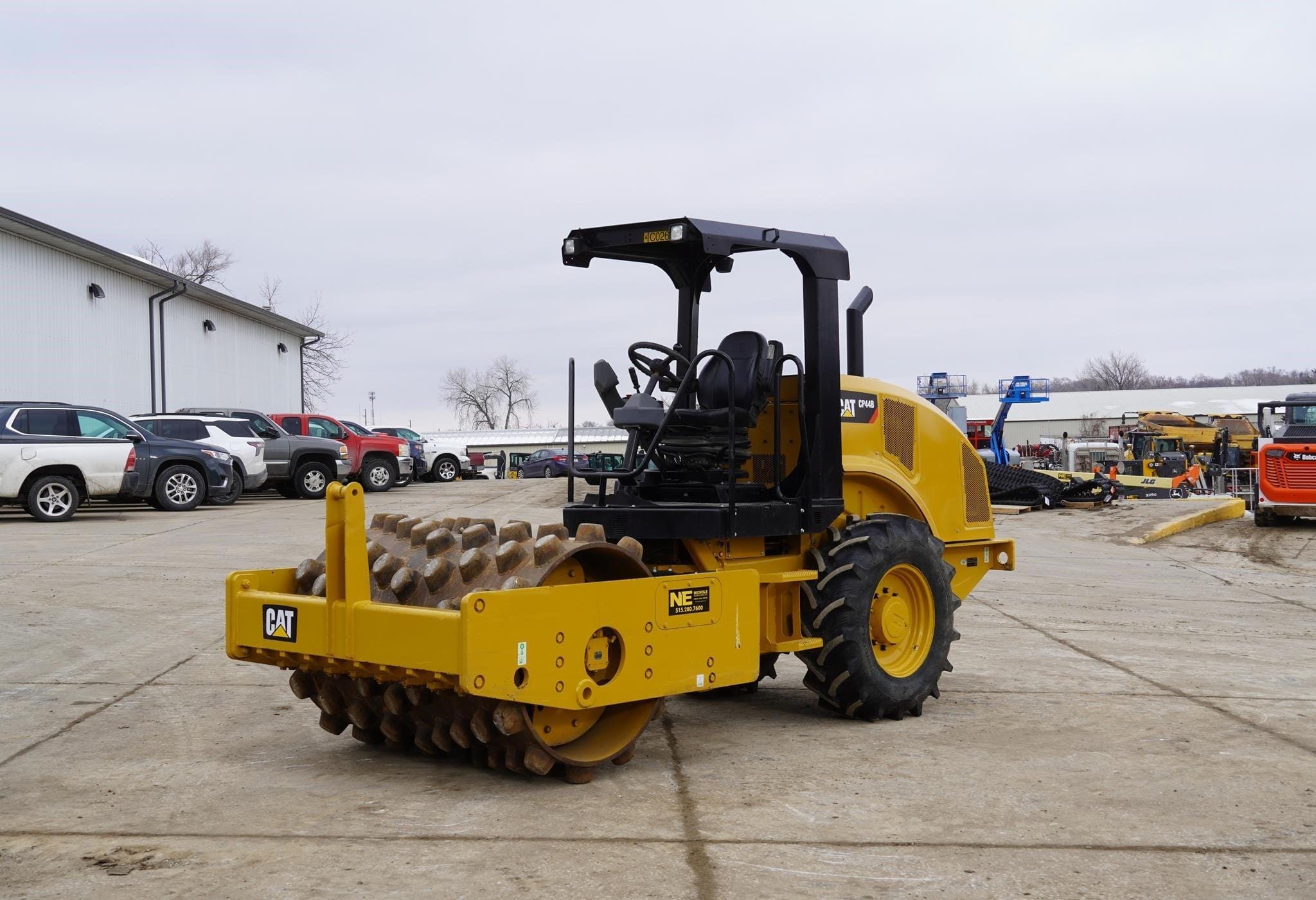 2018 Caterpillar CP44B Equipment Image0