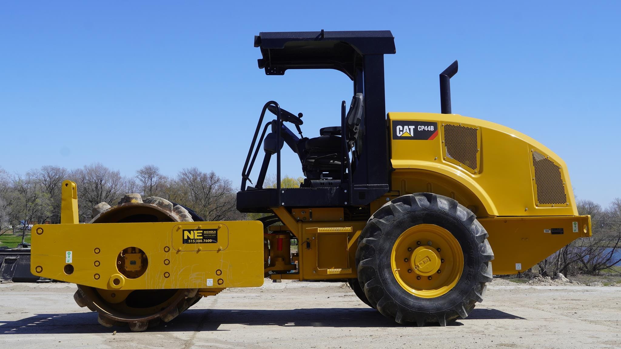 2018 Caterpillar CP44B Equipment Image0