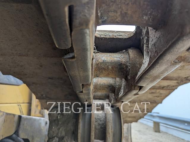 Image of Caterpillar D6N LGP equipment image 3