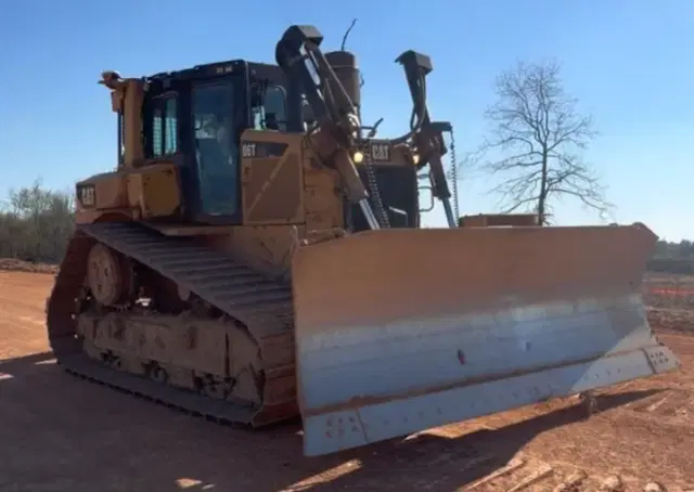 Image of Caterpillar D6T LGP equipment image 4