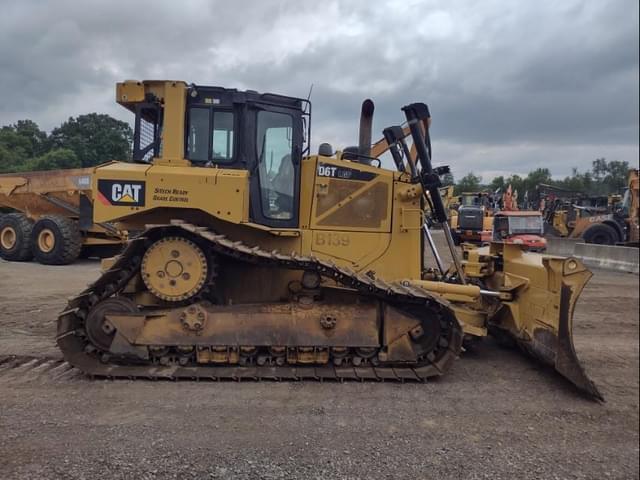 Image of Caterpillar D6T LGP equipment image 2
