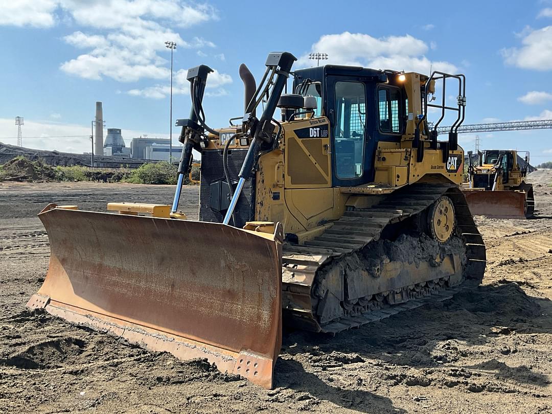 Image of Caterpillar D6T LGP Primary image