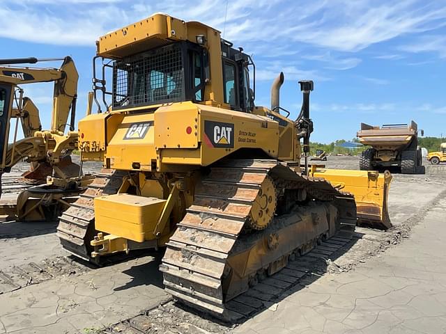 Image of Caterpillar D6T LGP equipment image 3