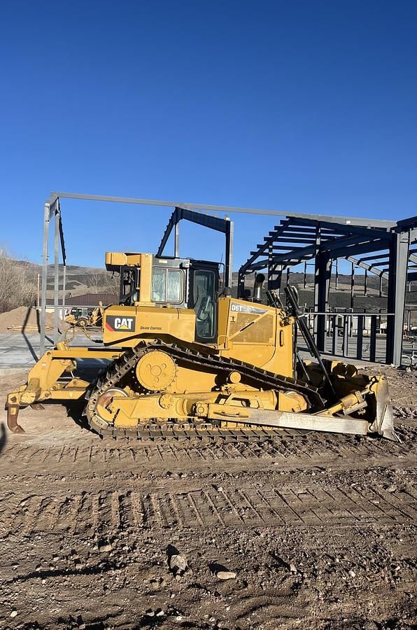 2018 Caterpillar D6T LGP Equipment Image0