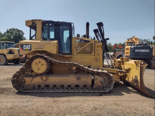 Image of Caterpillar D6T LGP equipment image 2
