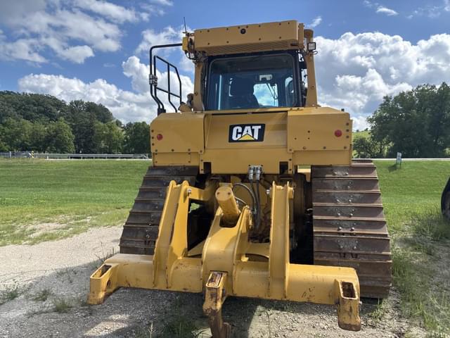 Image of Caterpillar D6T LGP equipment image 2