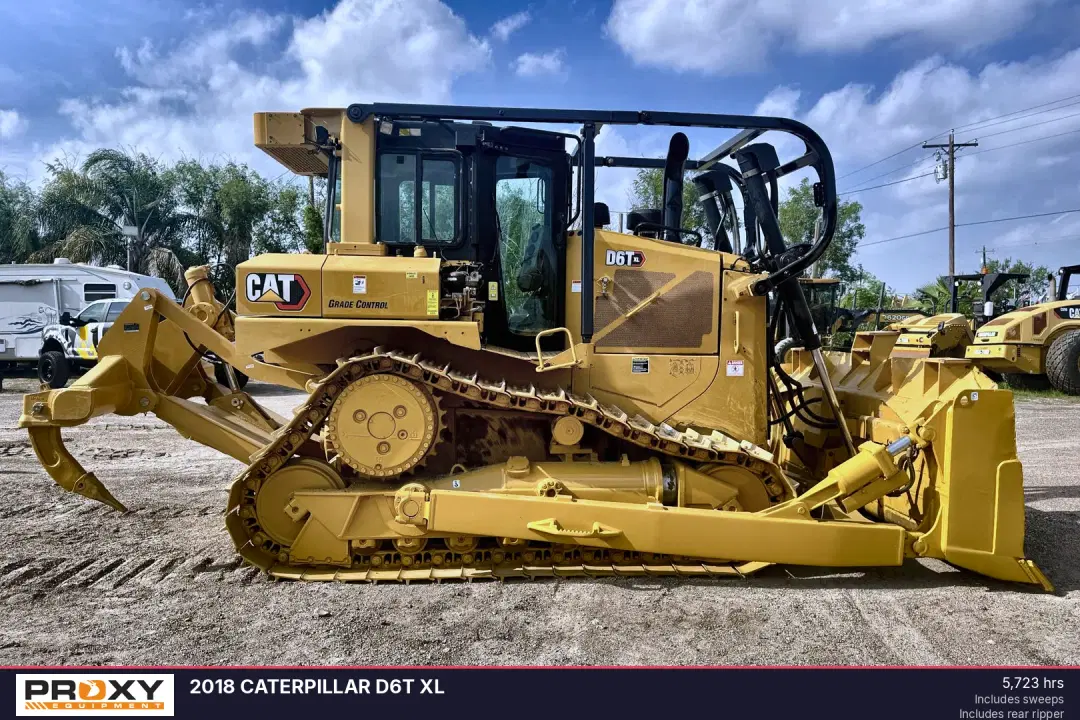 Image of Caterpillar D6T XL Image 0