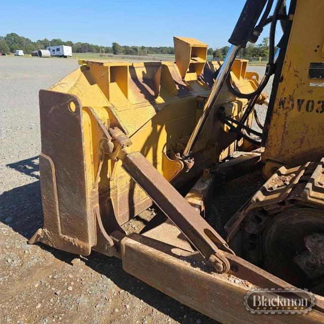 Image of Caterpillar D6T XL equipment image 2