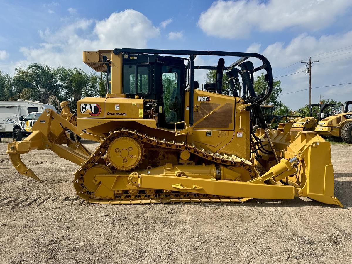 2018 Caterpillar D6T XL Equipment Image0