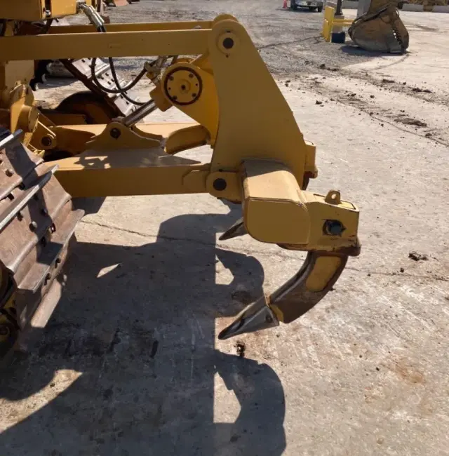 Image of Caterpillar D6T XW equipment image 4