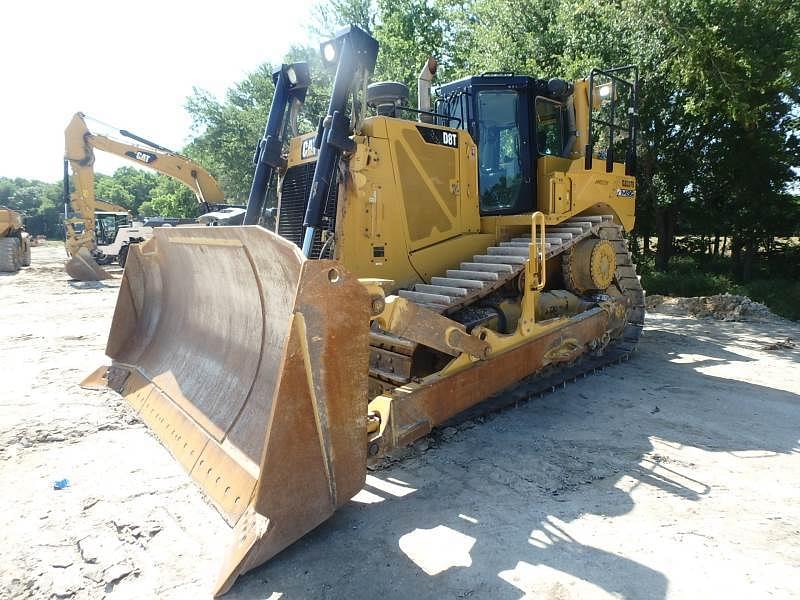 Image of Caterpillar D8T Primary image