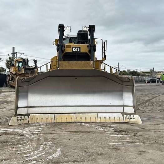 Image of Caterpillar D8T EX equipment image 2