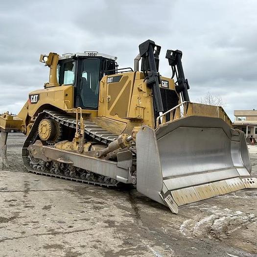 Image of Caterpillar D8T EX equipment image 3