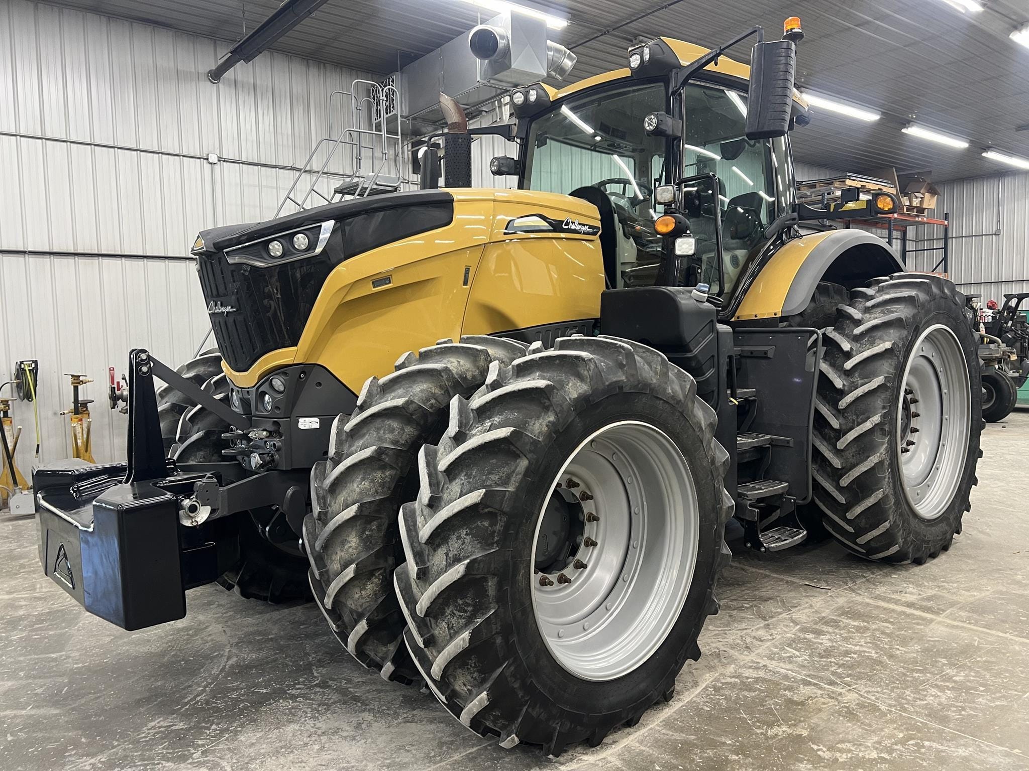 2018 Challenger 1038 Equipment Image0