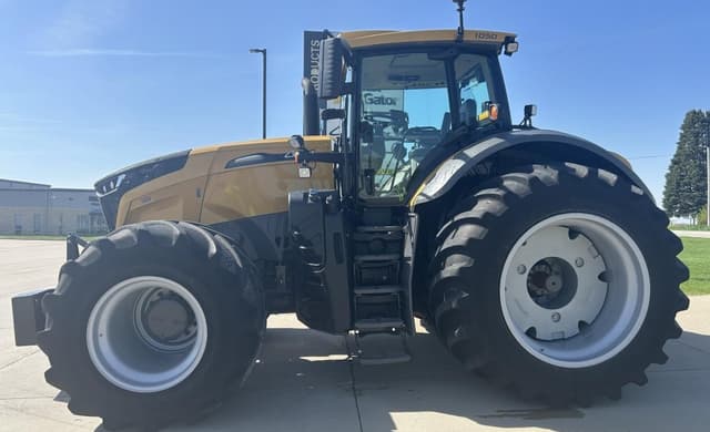 Image of Challenger 1050 equipment image 1