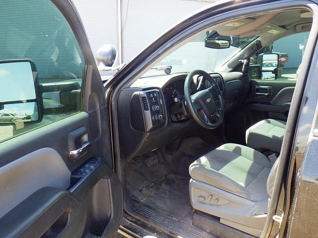 Image of Chevrolet 1500 equipment image 4