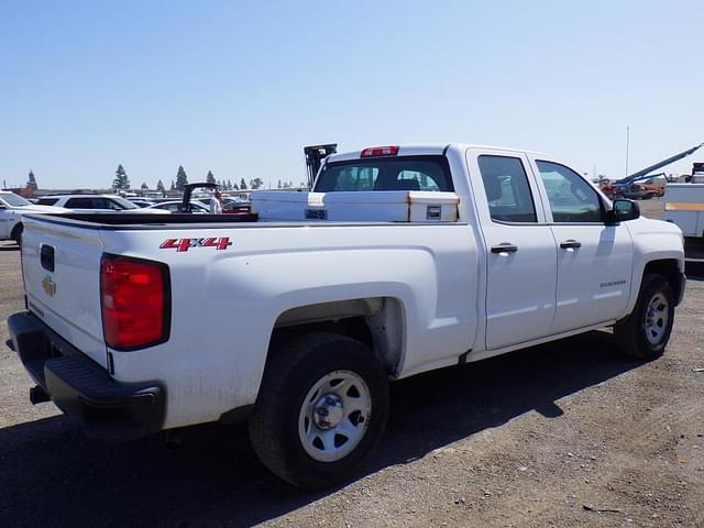 Image of Chevrolet 1500 equipment image 3