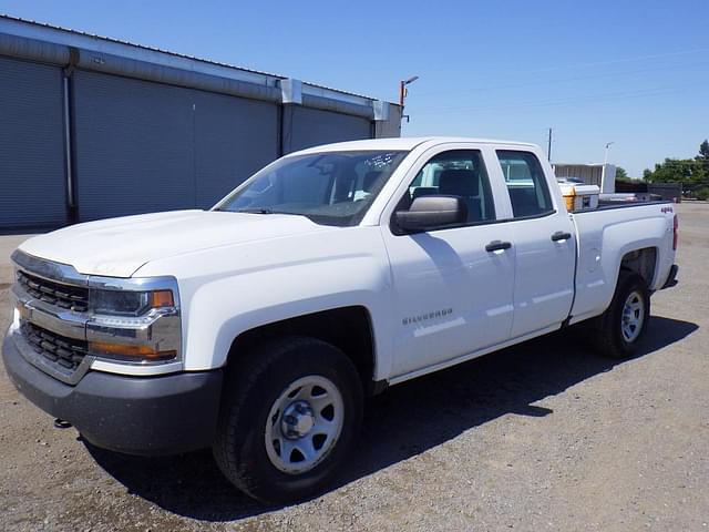 Image of Chevrolet 1500 equipment image 1