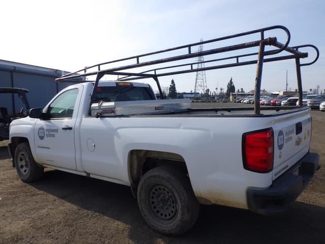 Image of Chevrolet 1500 equipment image 3